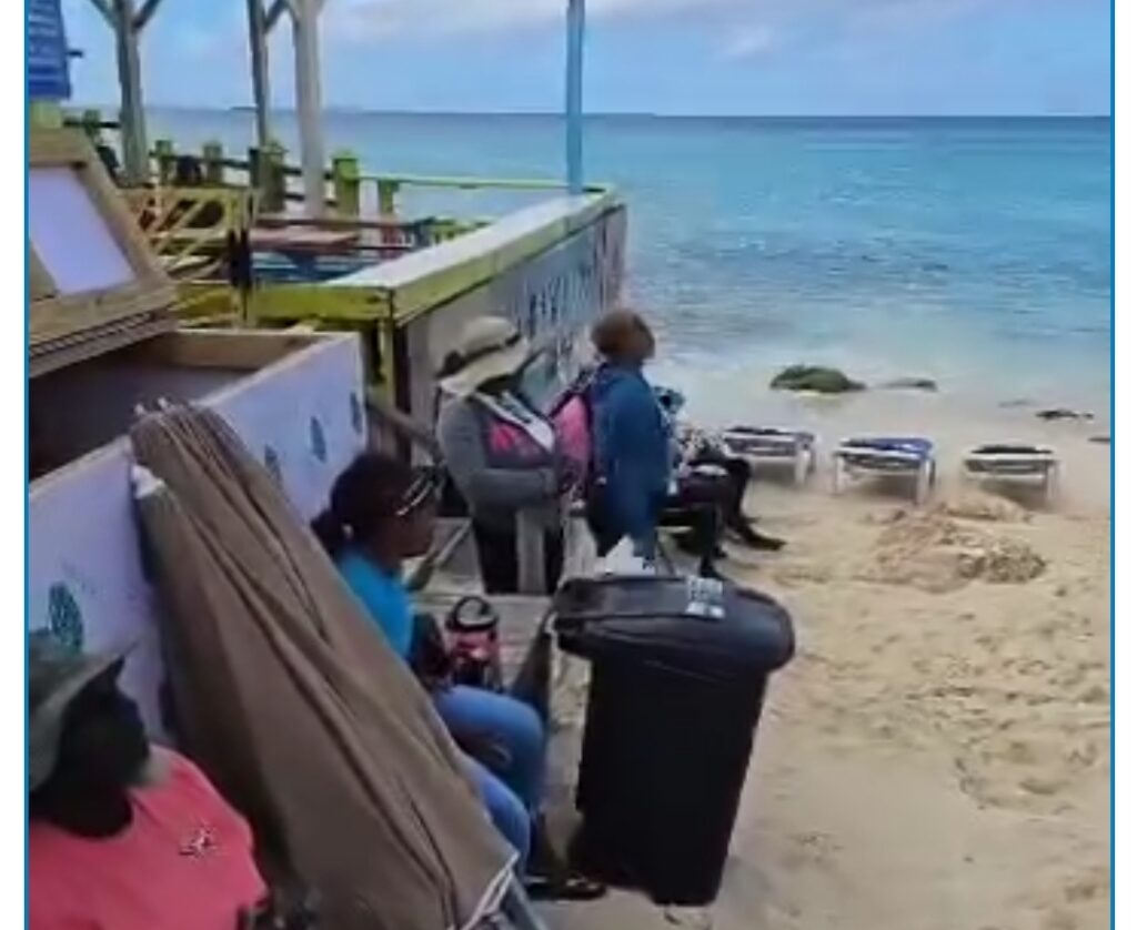 Video Foreigners Fighting in front of Guests Trash Pick up St Maarten beaches