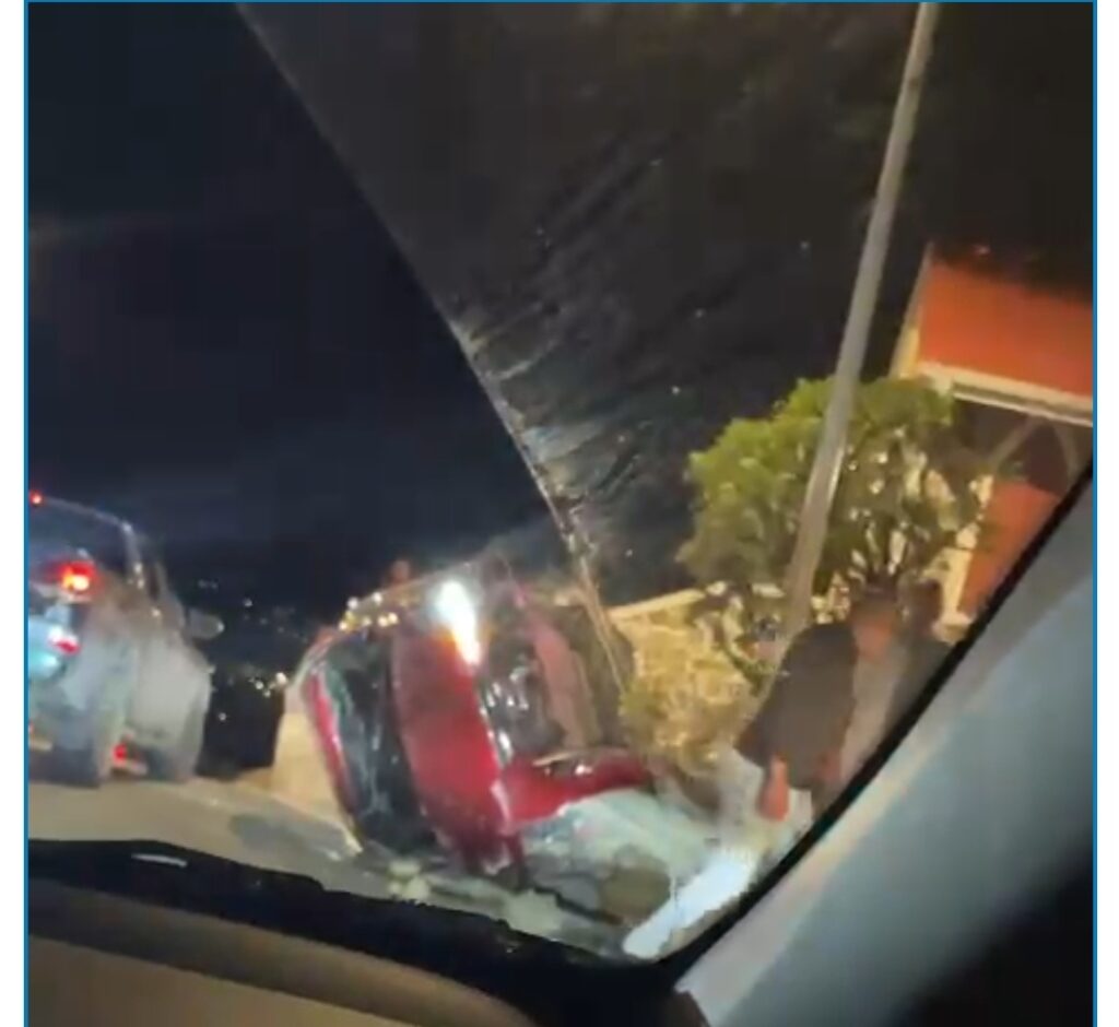 Videos Car flips over St Maarten Again