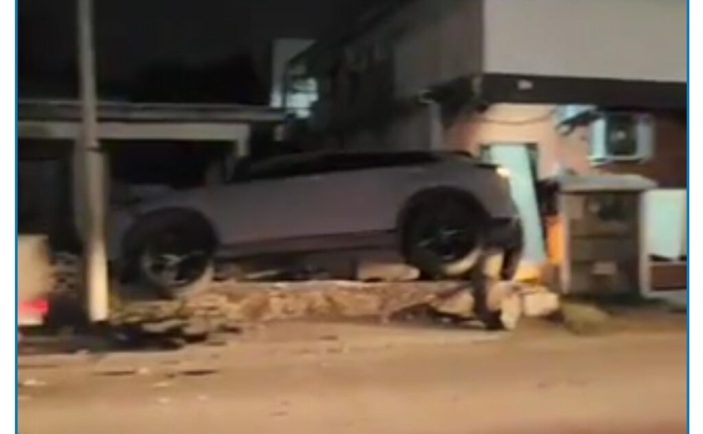 Video Accident Union Road Cole Bay St Maarten Last Night