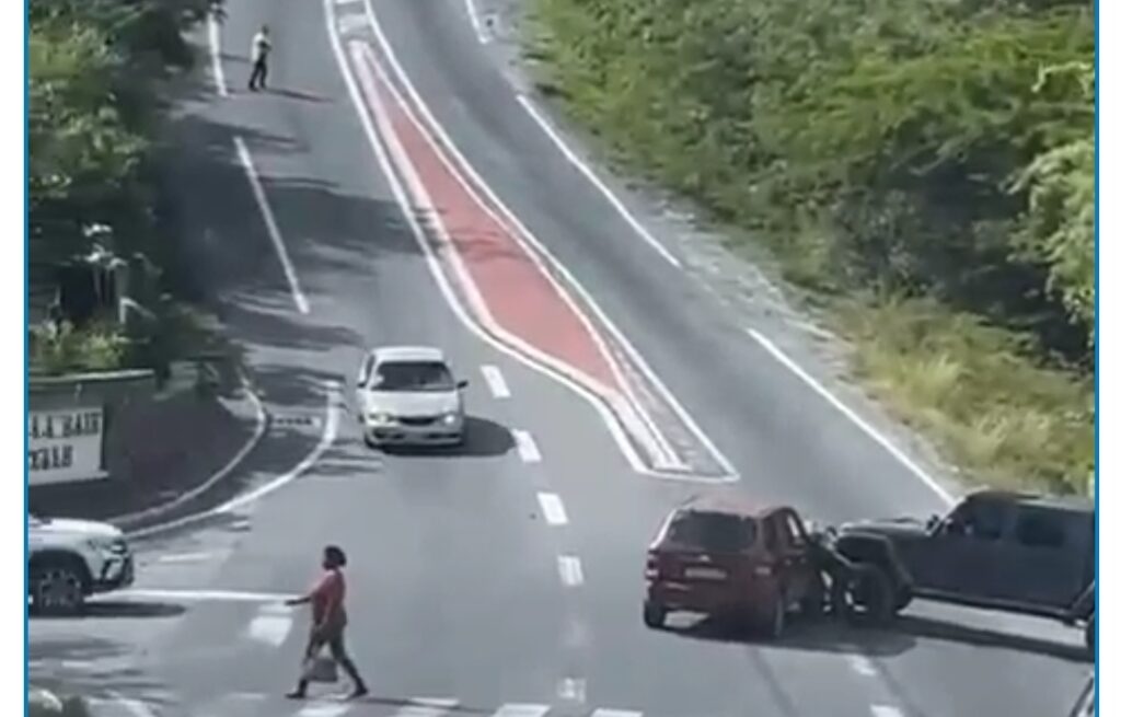 Accident Happening Now Saturday Morning Drive Carefully St Maarten 