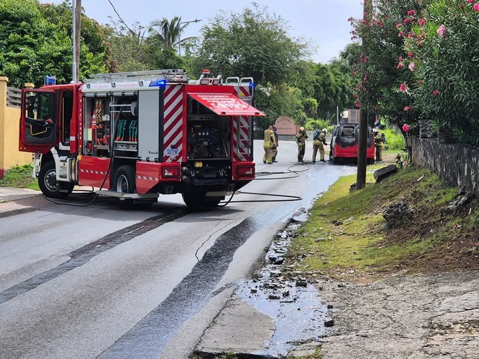 Passenger Van Fire Under Control No Injuries Reported Dutch St Maarten