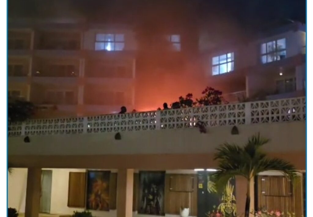 Update kpsm police Video Clips Fire Maho Area St Maarten